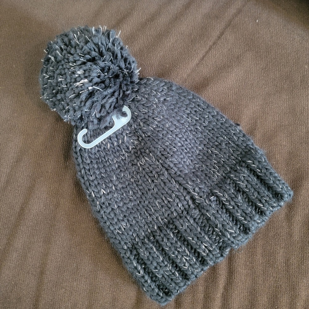 Gap Kids Black Lurex Sparkle Beanie Hat with Faux Fur Pom Pom NWT Size S/M